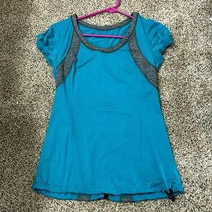 Lululemon gray and blue top size 8